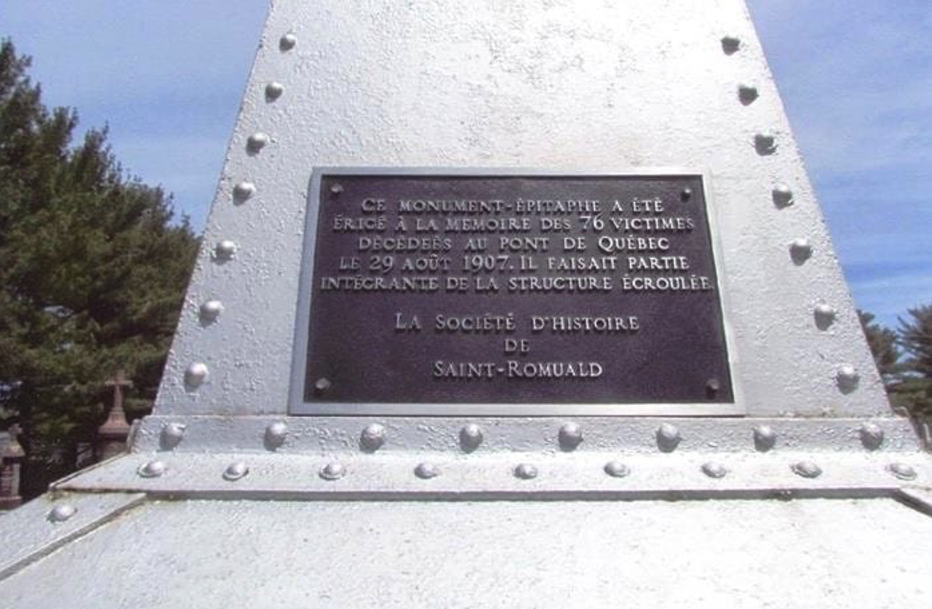 Monument des morts du pont de Québec